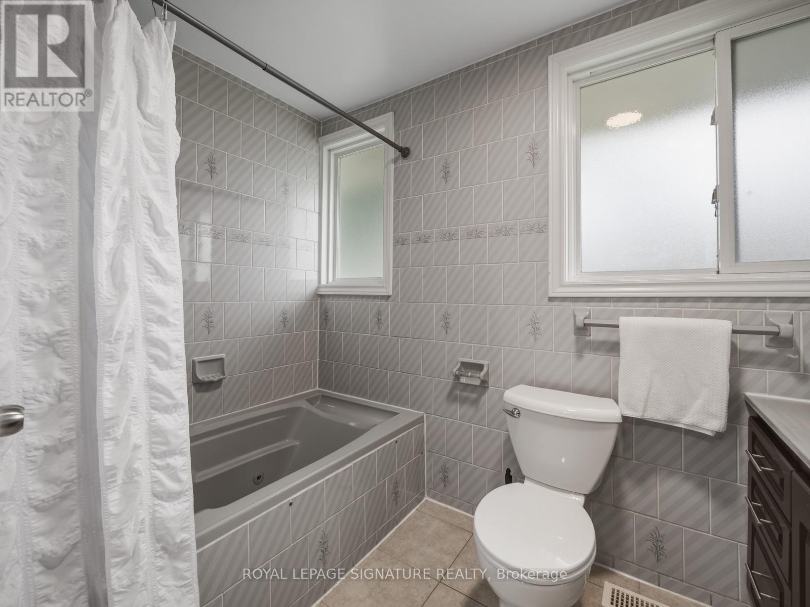 19 Shoreland Crescent, Toronto, Ontario  M1G 1M4 - Photo 27 - E13184602