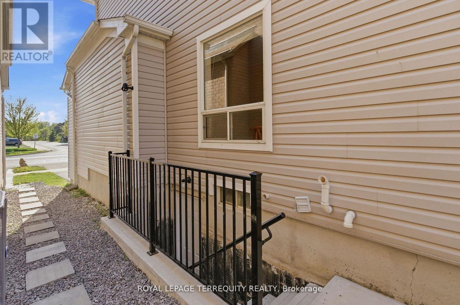 1637 Grandview Street N, Oshawa, Ontario  L1K 0A6 - Photo 46 - E13184856