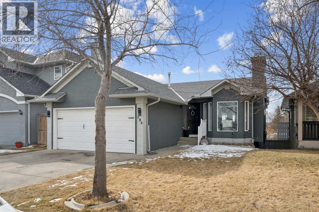 194 Martinglen Way NE, Calgary, Alberta  T3J 3L1 - Photo 2 - A2310999