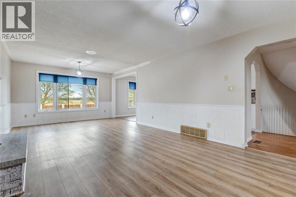 650 Sligo Road E, Mount Forest, Ontario  N0G 2L0 - Photo 16 - 40819590