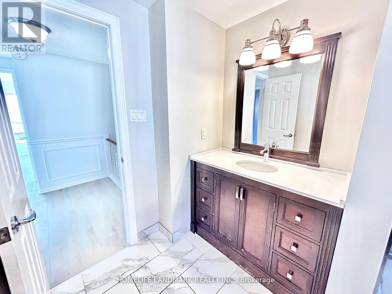 18 Summerfeldt Crescent, Markham, Ontario  L3R 2B2 - Photo 16 - N13184834