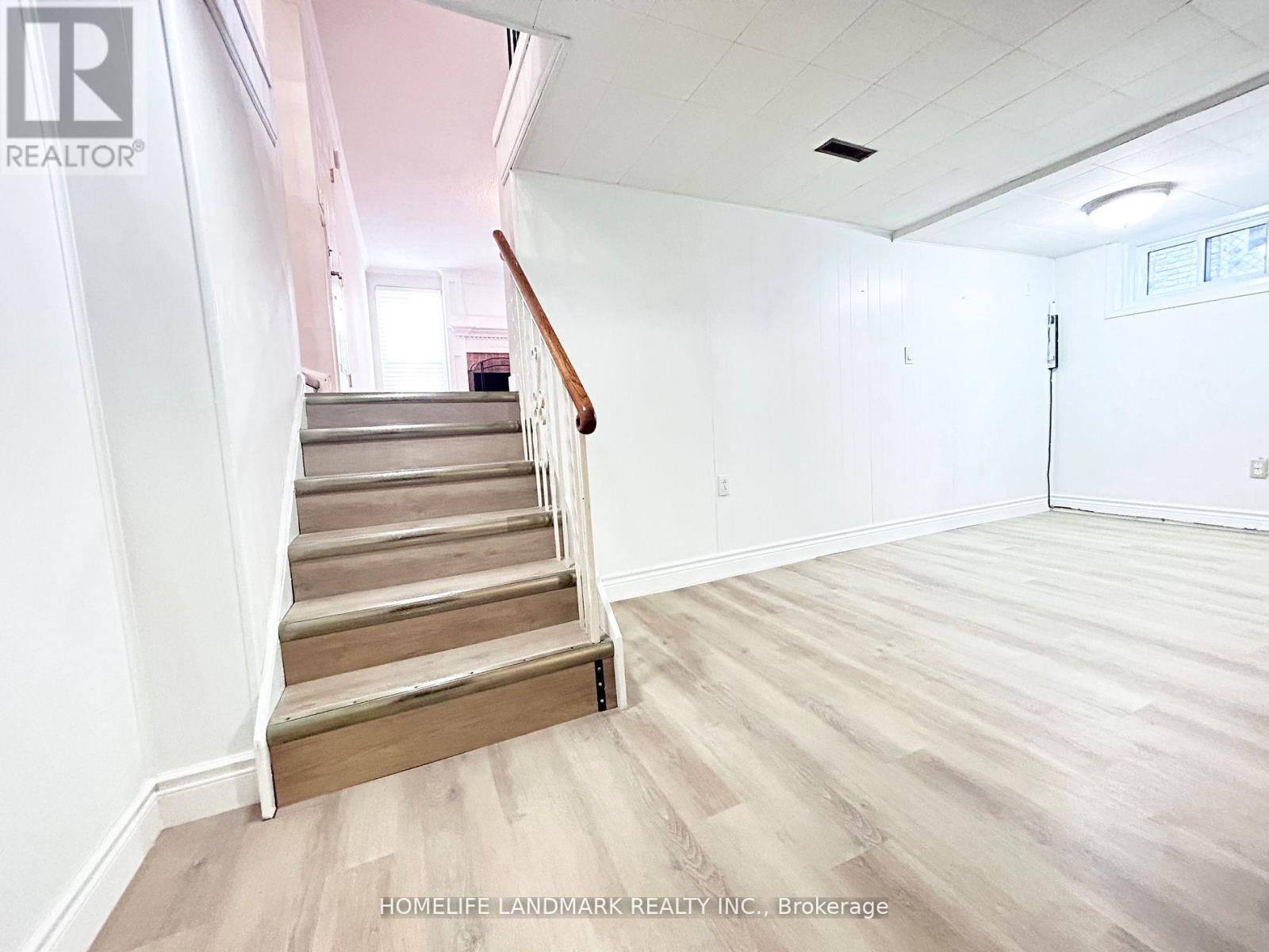 18 Summerfeldt Crescent, Markham, Ontario  L3R 2B2 - Photo 17 - N13184834