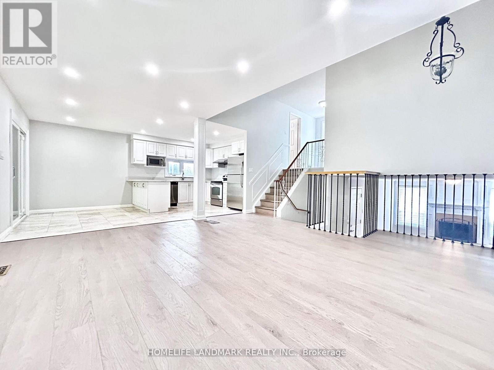 18 Summerfeldt Crescent, Markham, Ontario  L3R 2B2 - Photo 8 - N13184834