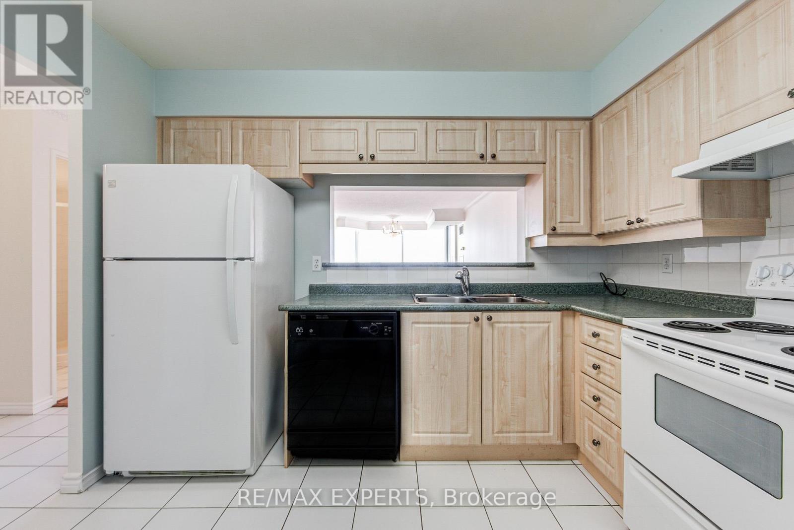 1102 - 11 Townsgate Drive, Vaughan, Ontario  L4J 8G4 - Photo 12 - N13185252
