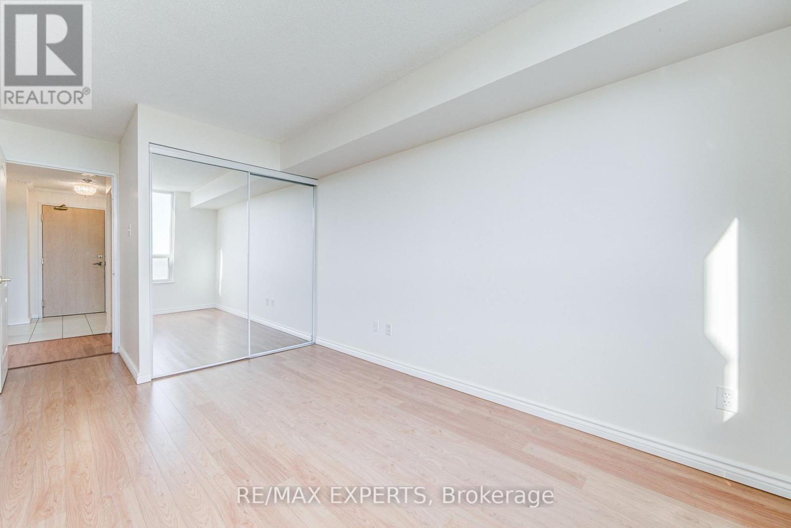 1102 - 11 Townsgate Drive, Vaughan, Ontario  L4J 8G4 - Photo 16 - N13185252