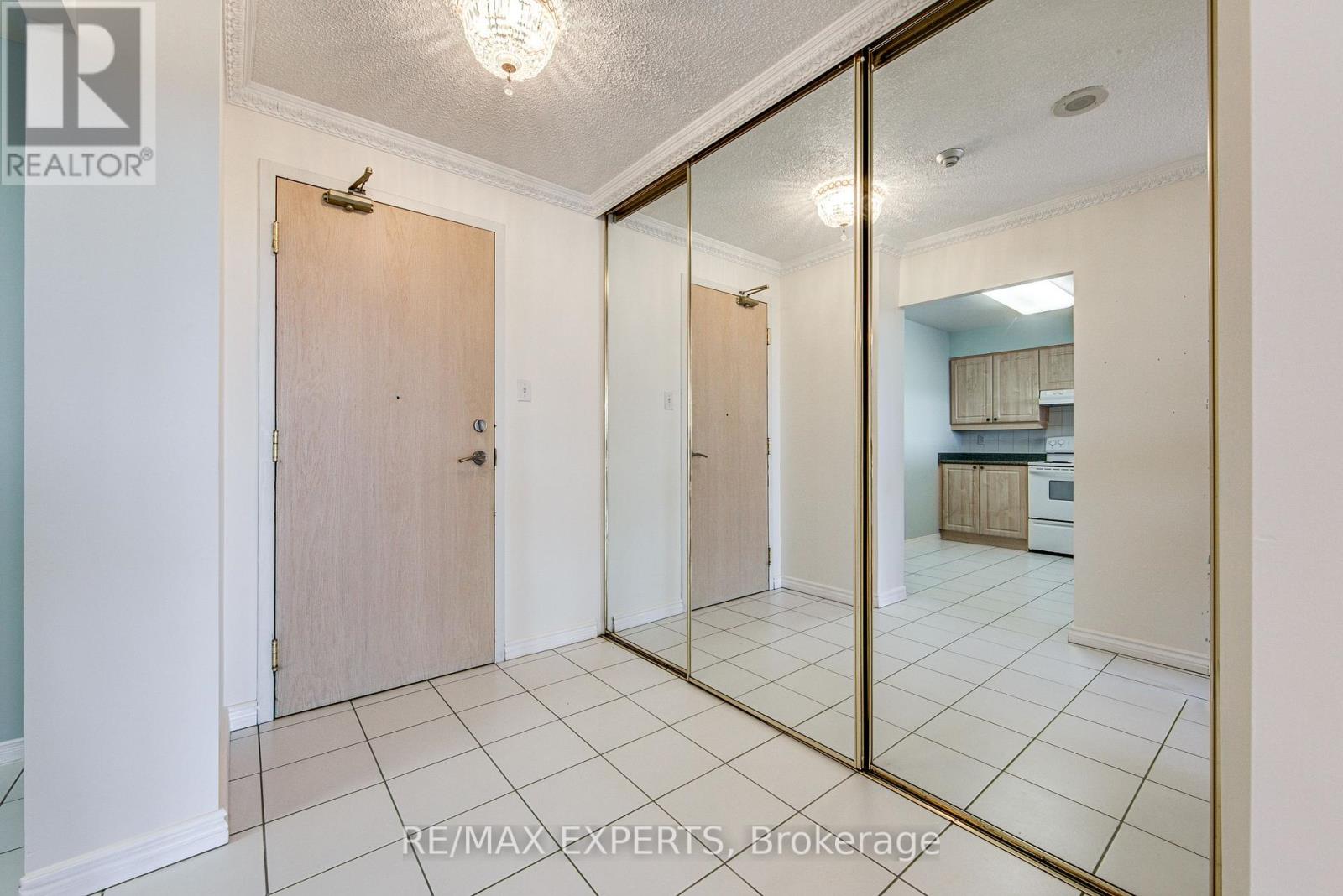1102 - 11 Townsgate Drive, Vaughan, Ontario  L4J 8G4 - Photo 6 - N13185252
