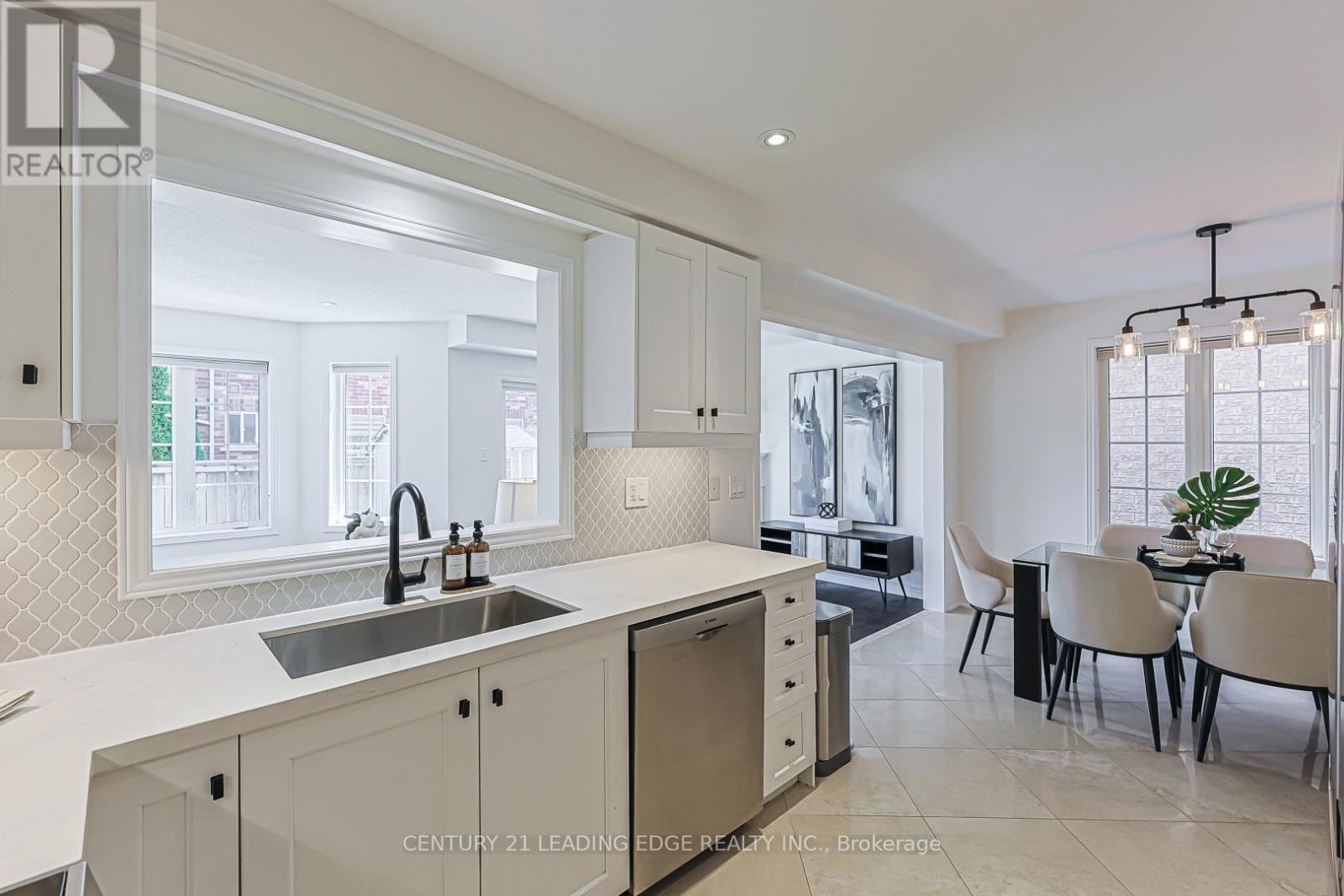 3 Christian Hoover Drive, Whitchurch-Stouffville, Ontario  L4A 0X4 - Photo 4 - N13185402