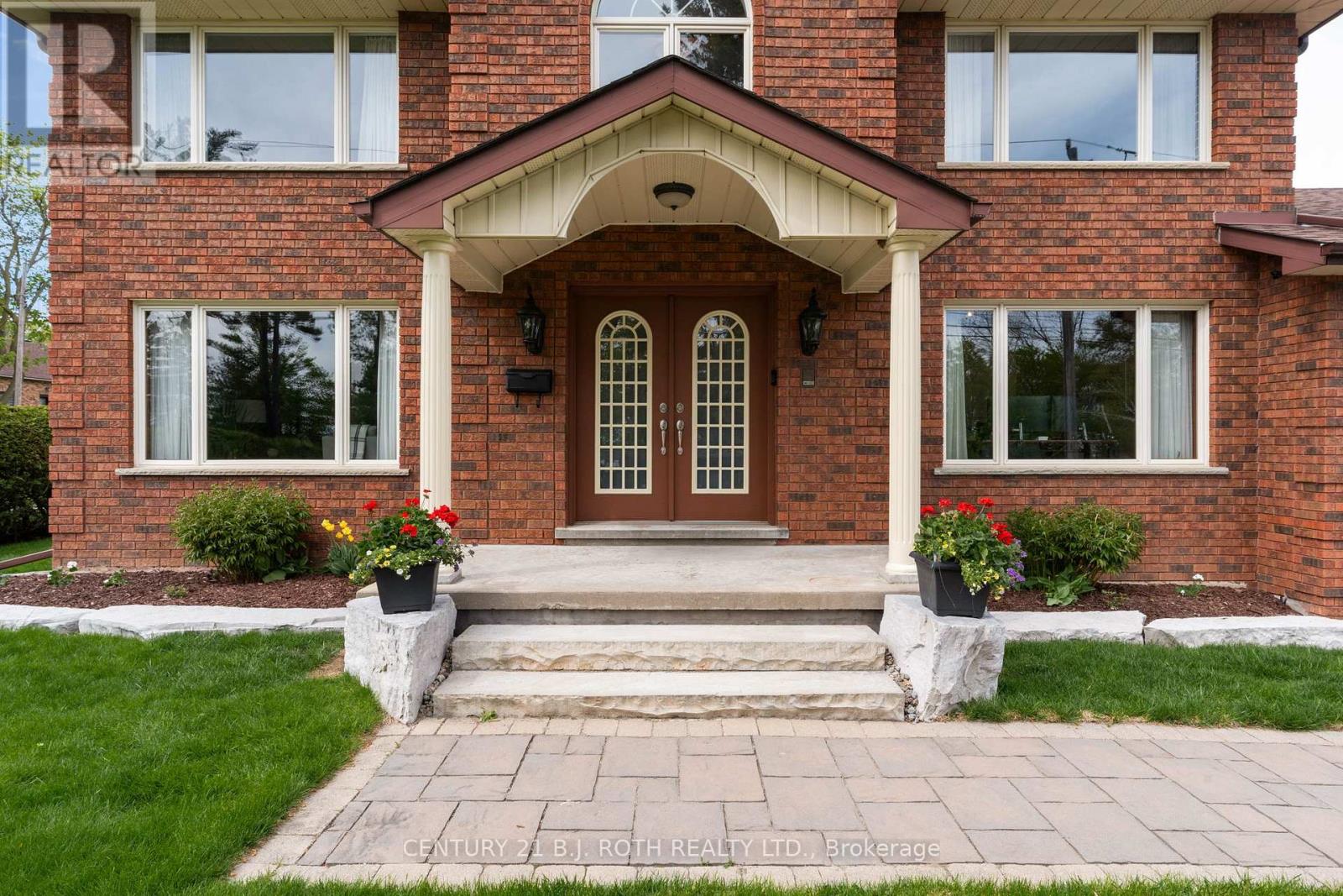 360 Codrington Street, Barrie, Ontario  L4M 1T2 - Photo 4 - S13185144