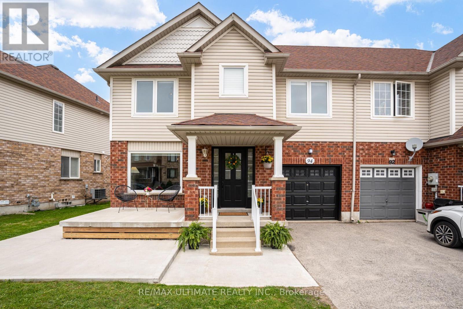 94 THRUSHWOOD DRIVE, Barrie, Ontario