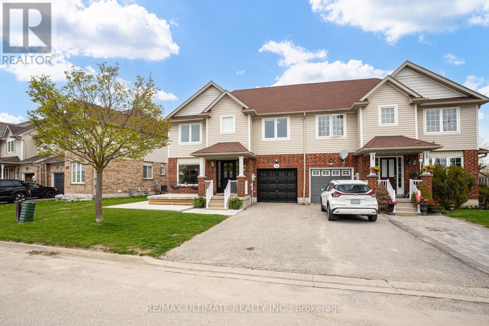 94 Thrushwood Drive, Barrie, Ontario  L4N 0Z1 - Photo 2 - S13185206