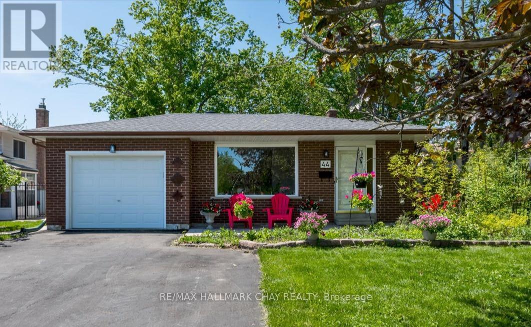 44 BELCOURT AVENUE, Barrie, Ontario