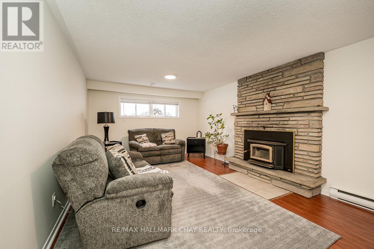 44 Belcourt Avenue, Barrie, Ontario  L4M 4E4 - Photo 13 - S13185828