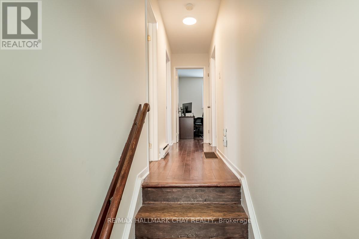 44 Belcourt Avenue, Barrie, Ontario  L4M 4E4 - Photo 15 - S13185828