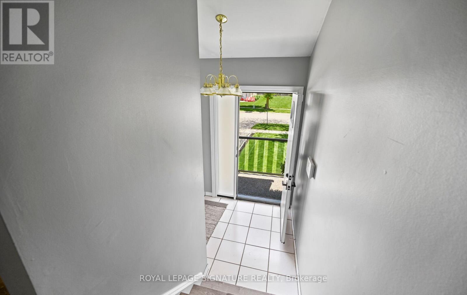 2959 Arvida Circle, Mississauga, Ontario L5N 1R6 - Photo 6 - W13184434