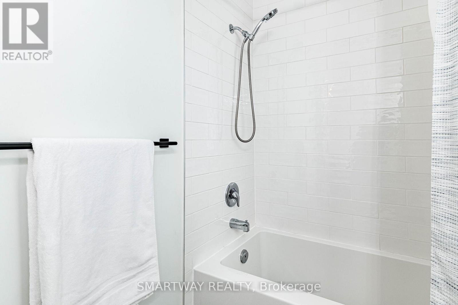 1415 Buckthorn Garden, Milton, Ontario  L9E 1P9 - Photo 38 - W13184438