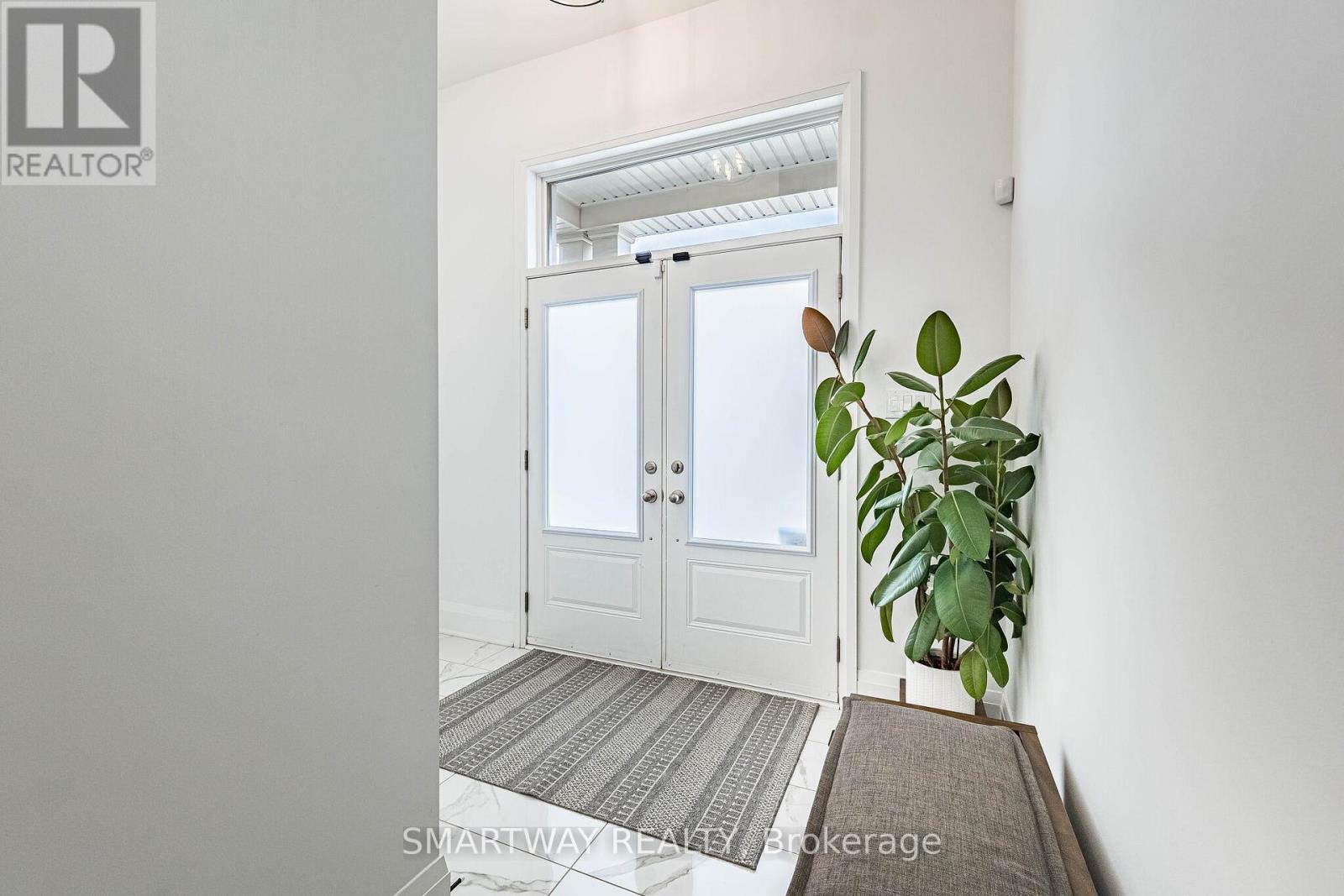1415 Buckthorn Garden, Milton, Ontario  L9E 1P9 - Photo 4 - W13184438