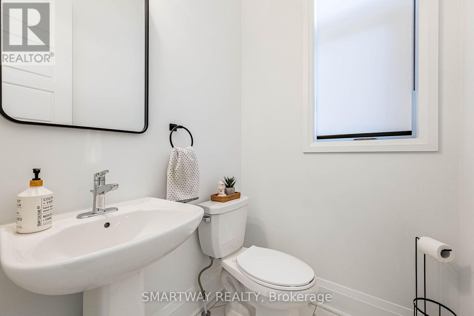1415 Buckthorn Garden, Milton, Ontario  L9E 1P9 - Photo 6 - W13184438