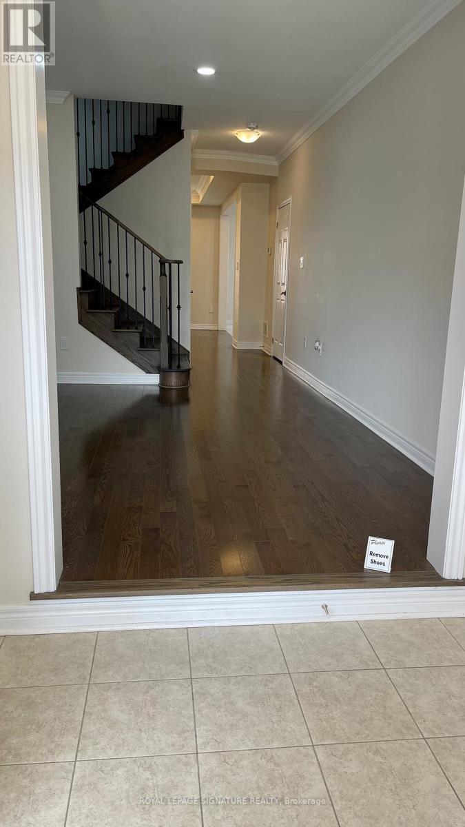 343 North Park Boulevard, Oakville, Ontario  L6M 1P7 - Photo 3 - W13184528