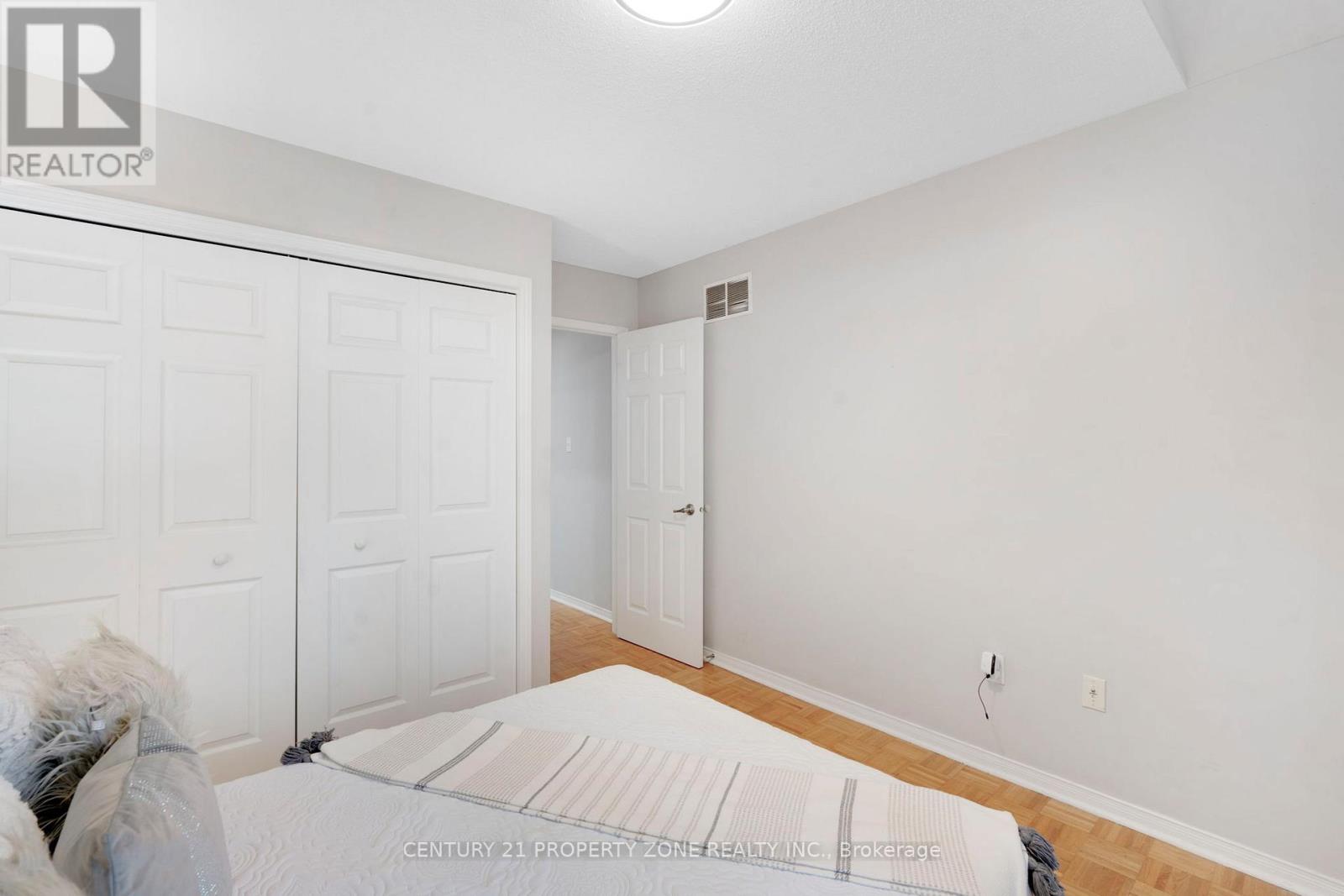 29 Oakmeadow Drive, Brampton, Ontario  L7A 2L9 - Photo 25 - W13184556