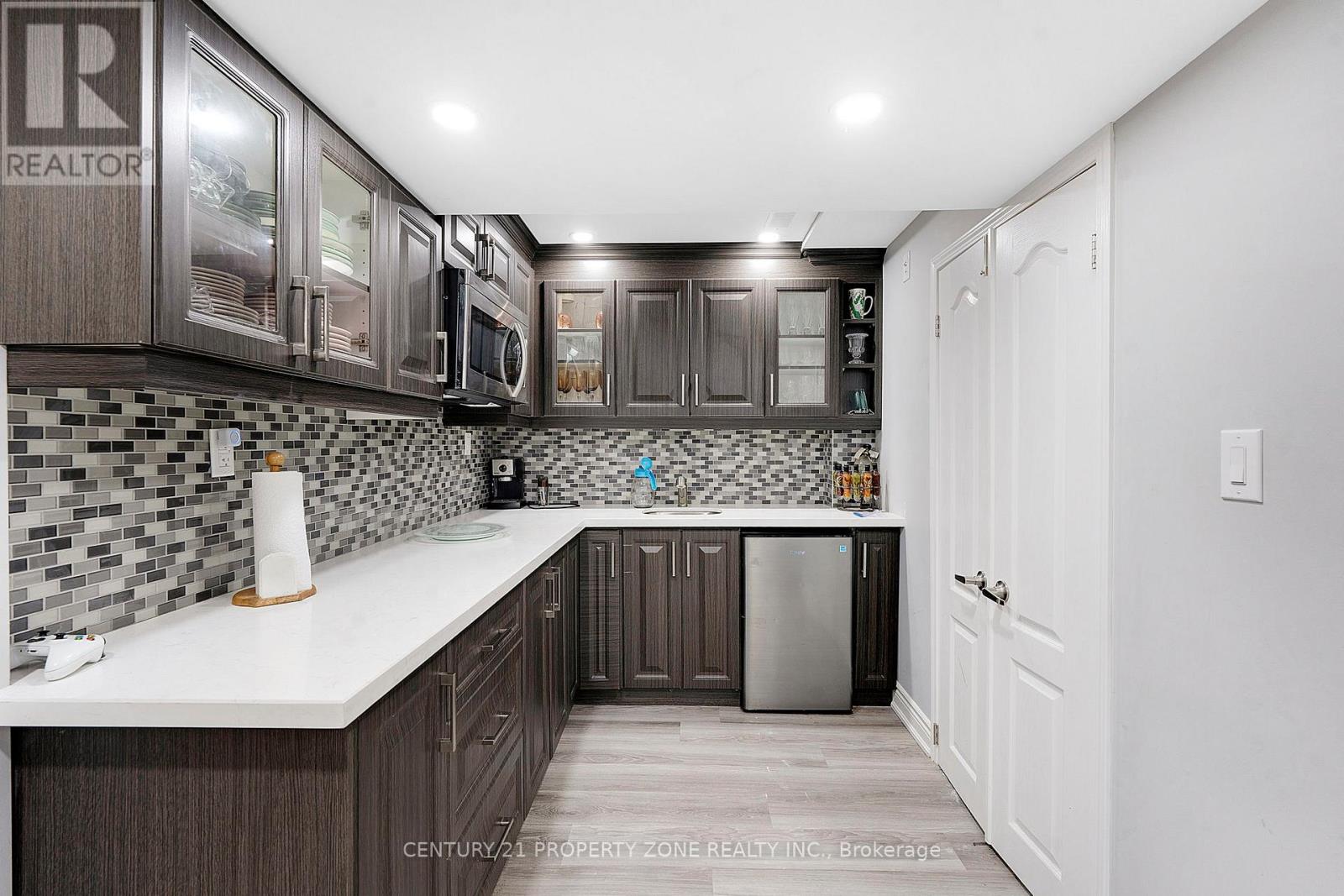 29 Oakmeadow Drive, Brampton, Ontario  L7A 2L9 - Photo 28 - W13184556