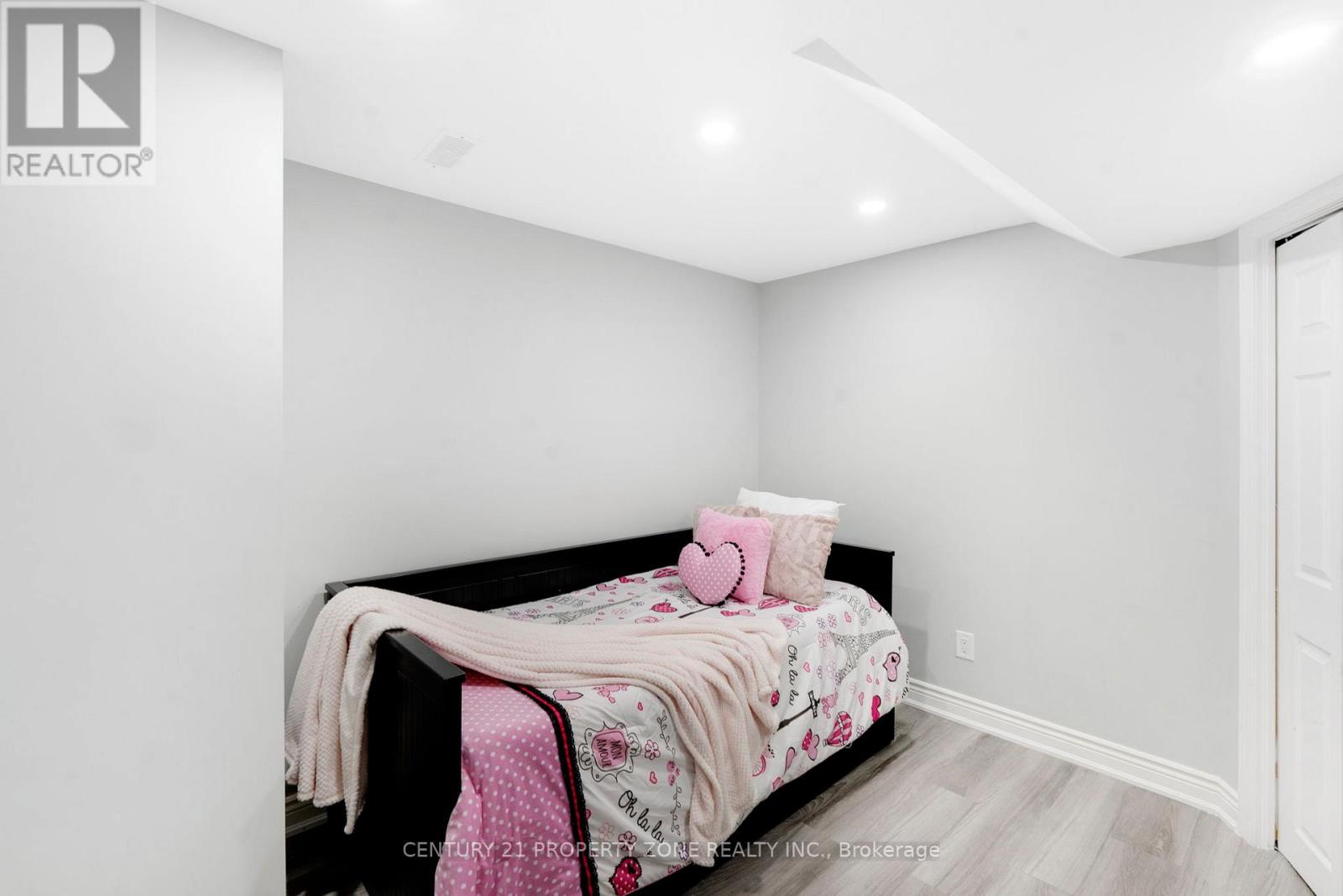 29 Oakmeadow Drive, Brampton, Ontario  L7A 2L9 - Photo 31 - W13184556