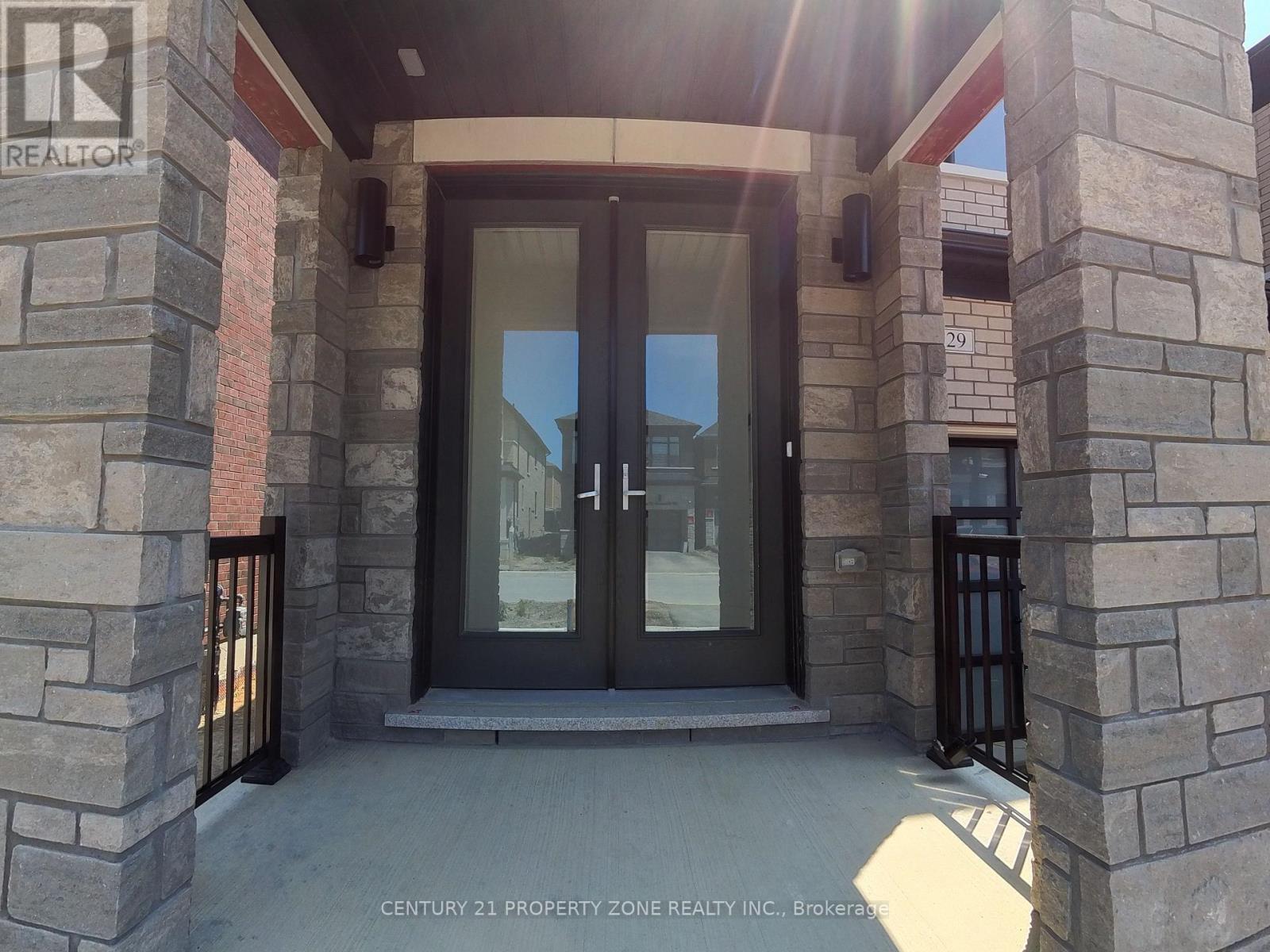 29 Boswell Drive, Brampton, Ontario  L6P 4R7 - Photo 3 - W13184624