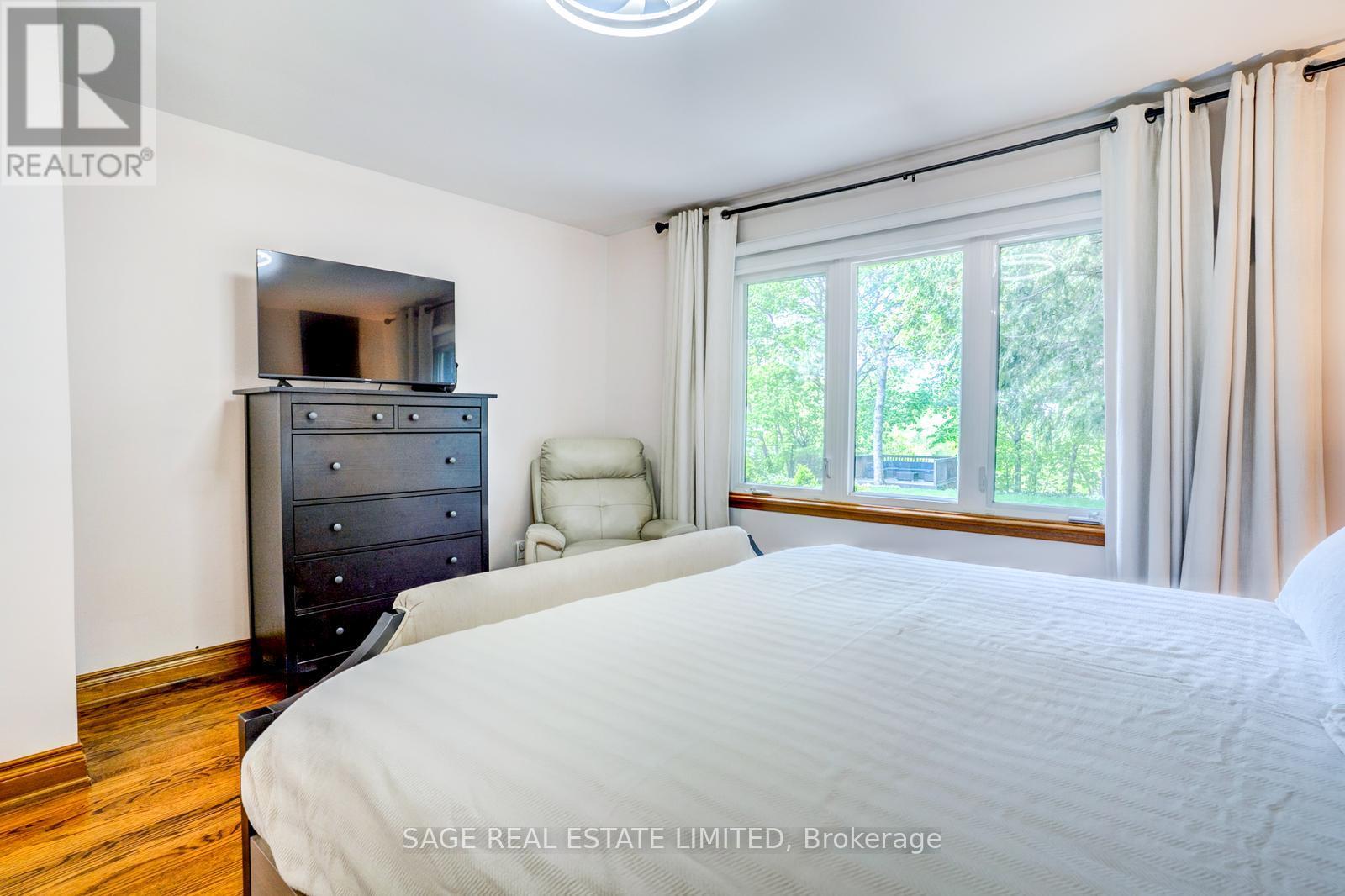81 Decarie Circle, Toronto, Ontario M9B 3J1 - Photo 21 - W13184662