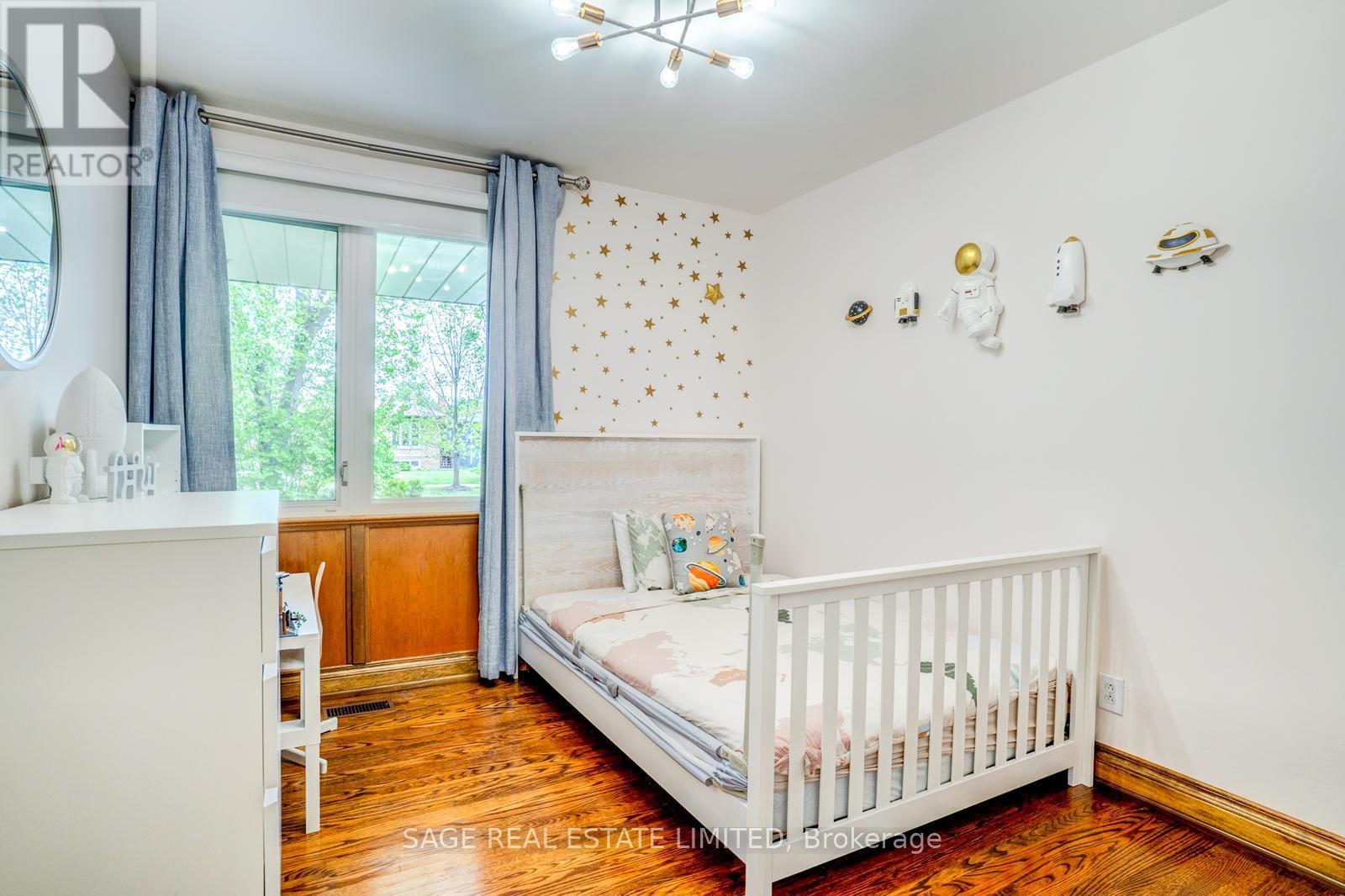81 Decarie Circle, Toronto, Ontario M9B 3J1 - Photo 26 - W13184662