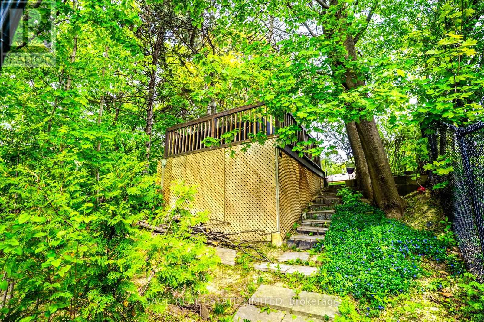 81 Decarie Circle, Toronto, Ontario M9B 3J1 - Photo 48 - W13184662