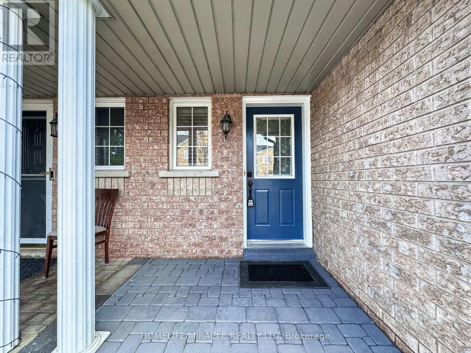 20 - 21 Eastview Gate, Brampton, Ontario  L6P 1P6 - Photo 2 - W13184744