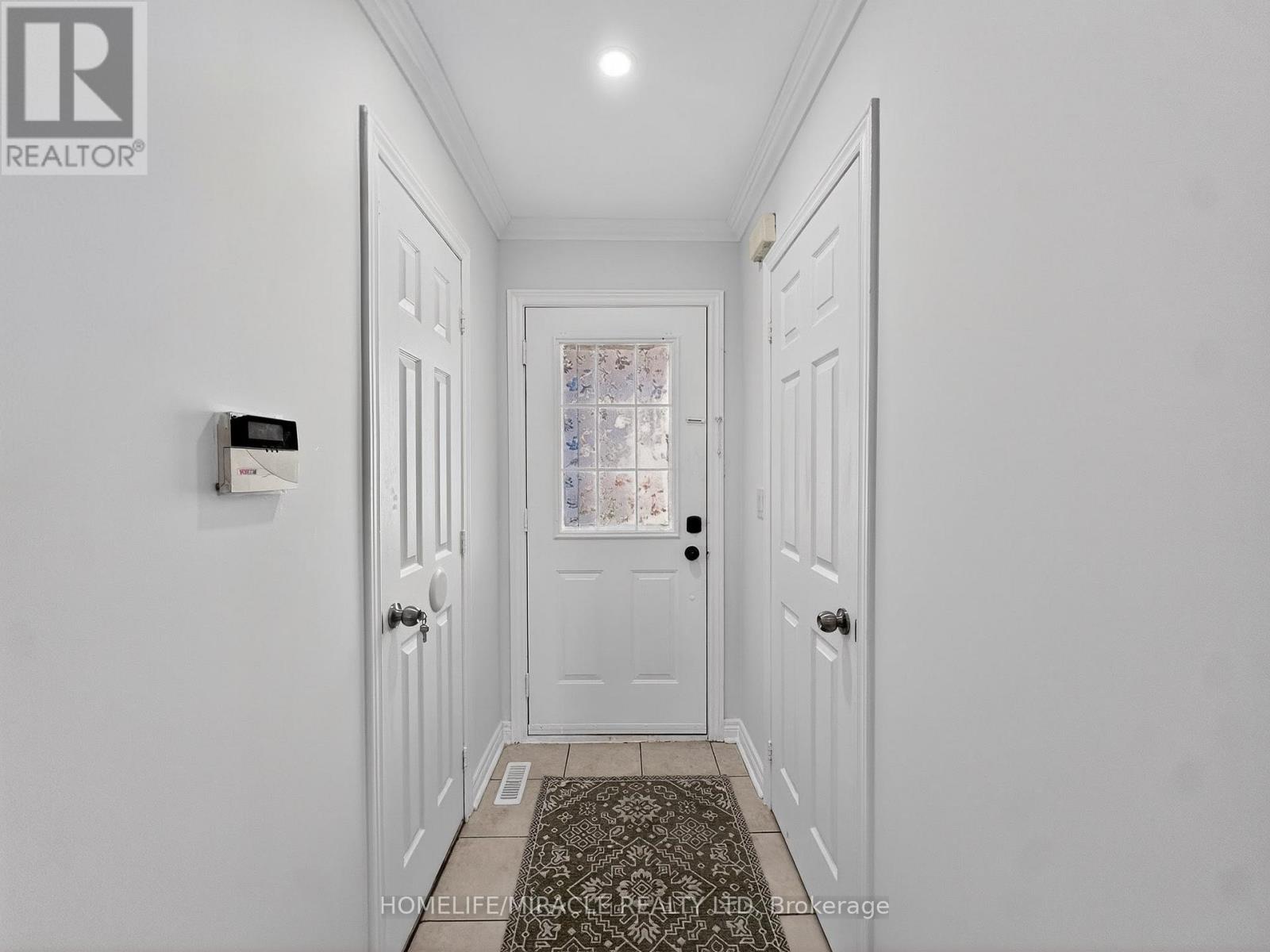 20 - 21 Eastview Gate, Brampton, Ontario  L6P 1P6 - Photo 4 - W13184744