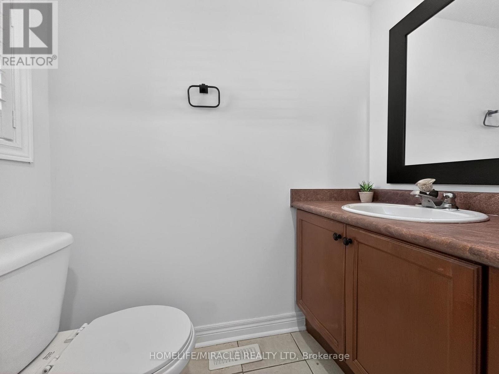20 - 21 Eastview Gate, Brampton, Ontario  L6P 1P6 - Photo 5 - W13184744