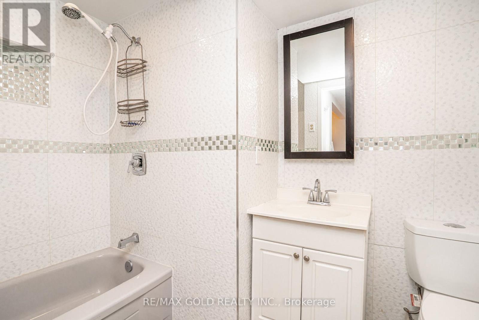 75 Mancroft Crescent, Brampton, Ontario  L6S 2V2 - Photo 32 - W13184802