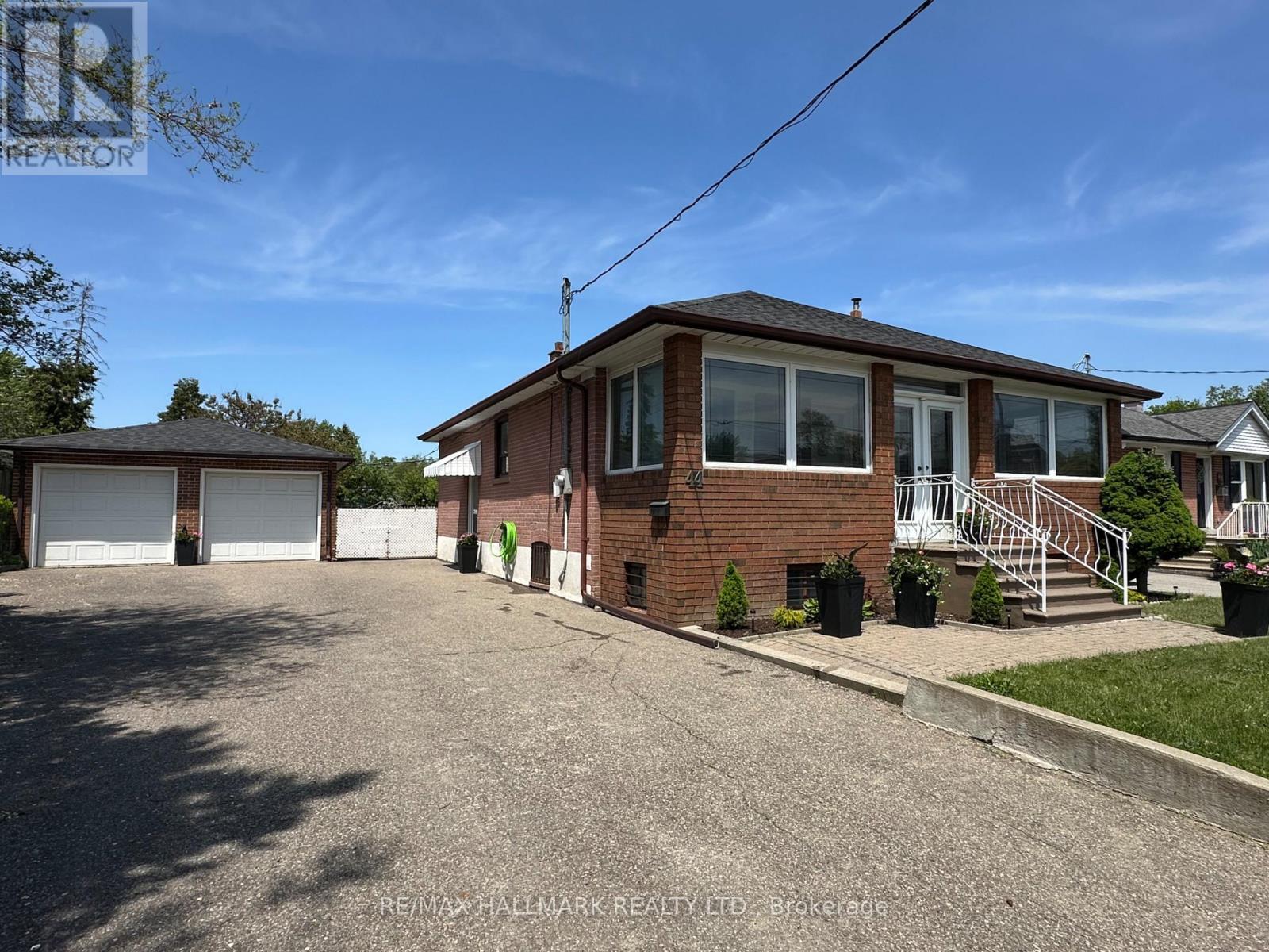 44 KIRBY ROAD, Toronto, Ontario