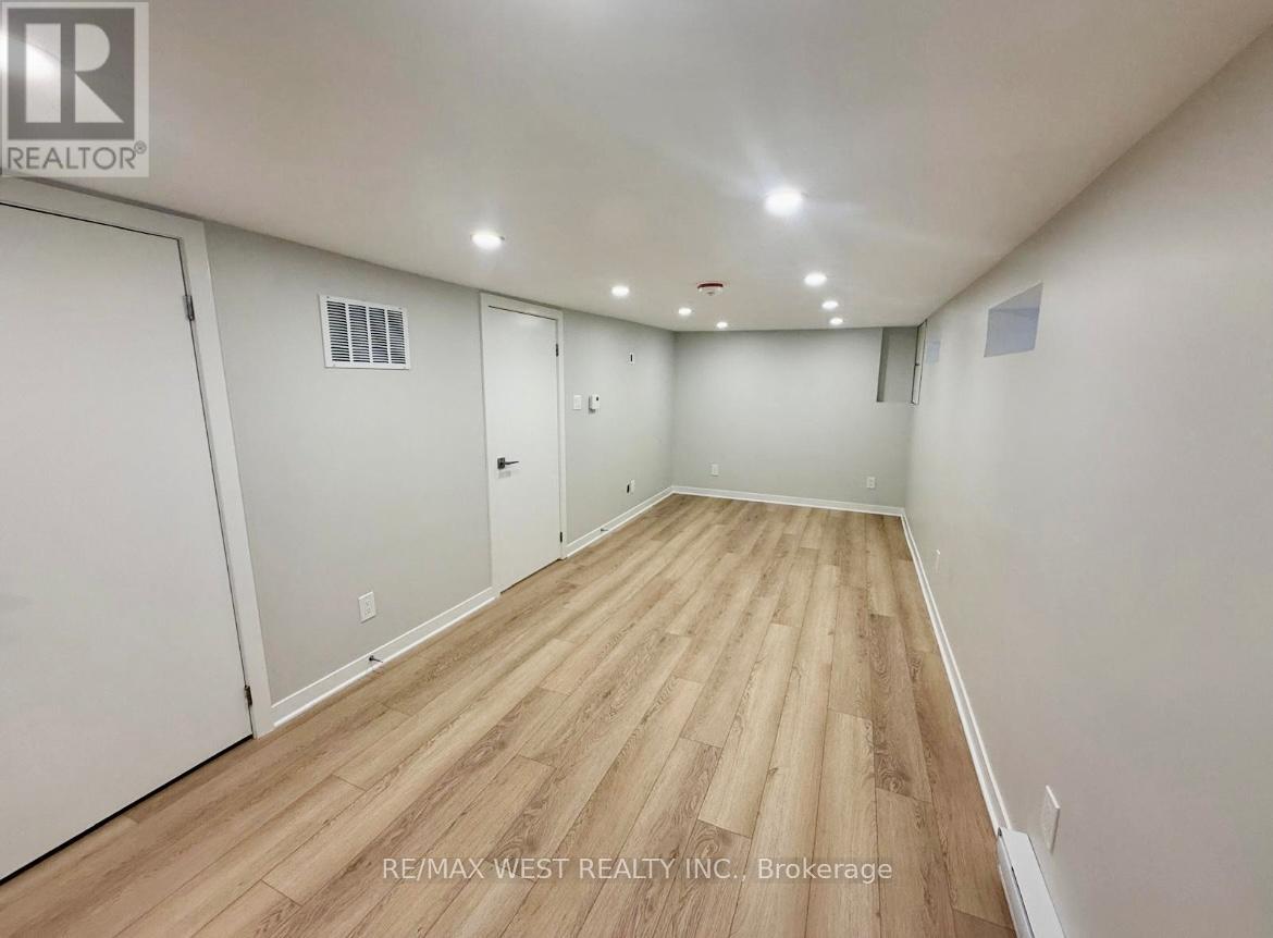 Bsmt - 10 Vimy Avenue, Toronto, Ontario  M9N 2W2 - Photo 4 - W13185146