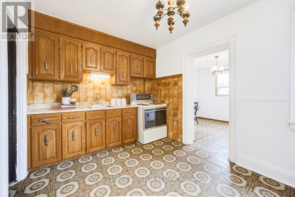 514 Concord Avenue, Toronto, Ontario  M6H 2P8 - Photo 11 - W13185226