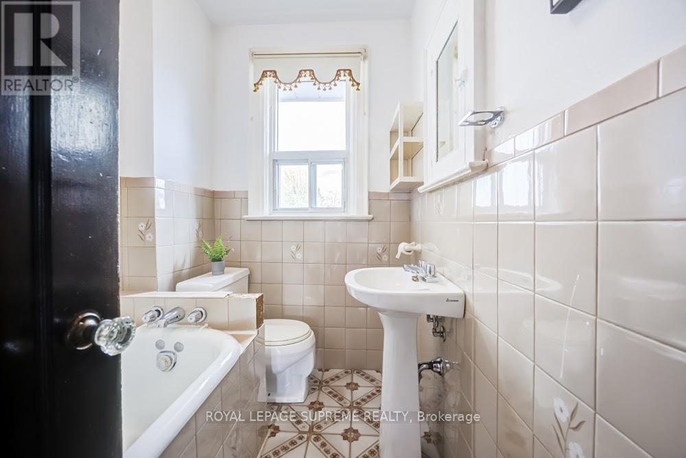 514 Concord Avenue, Toronto, Ontario  M6H 2P8 - Photo 15 - W13185226