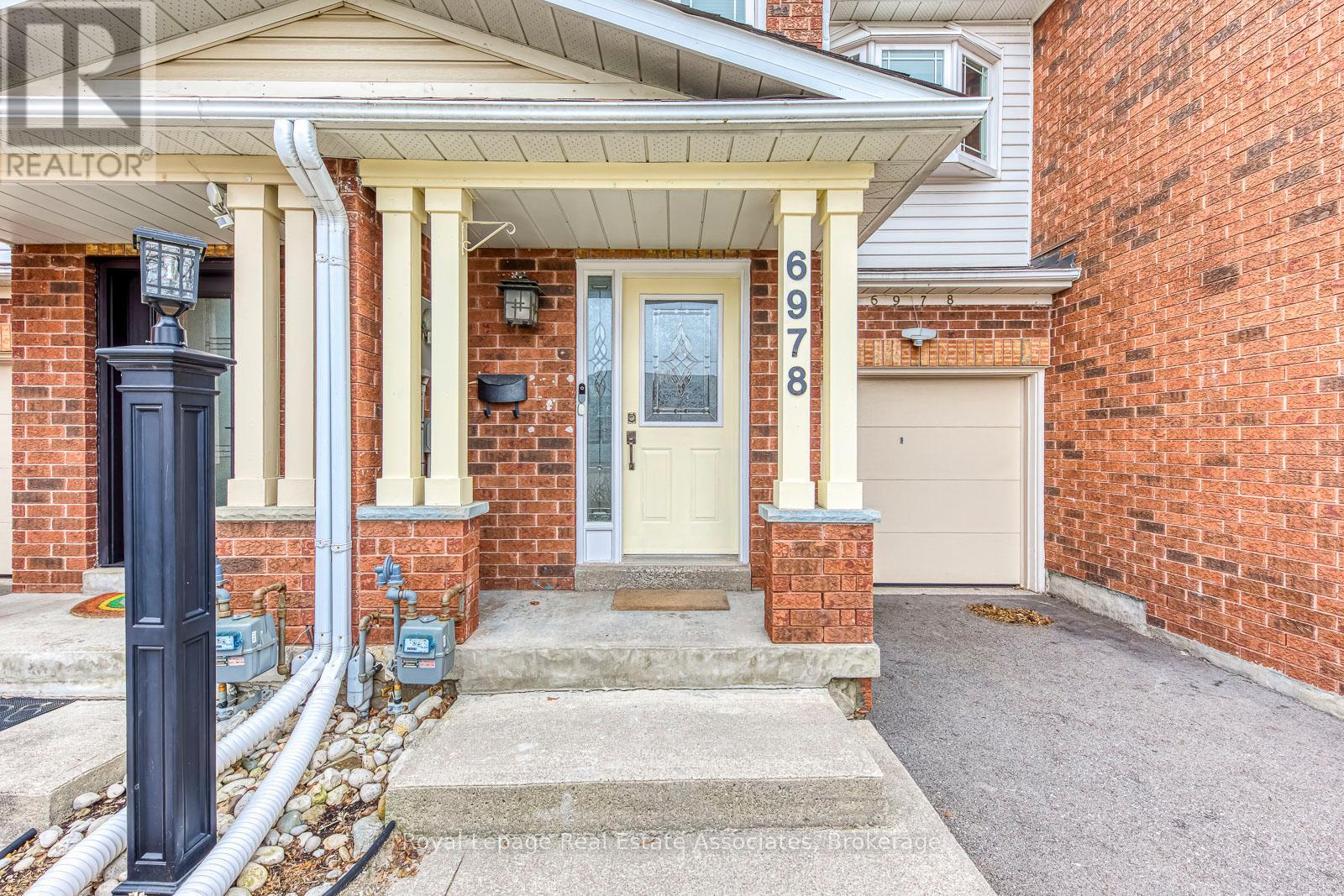 6978 Lisanne Court, Mississauga, Ontario  L5N 6Z7 - Photo 10 - W13185324
