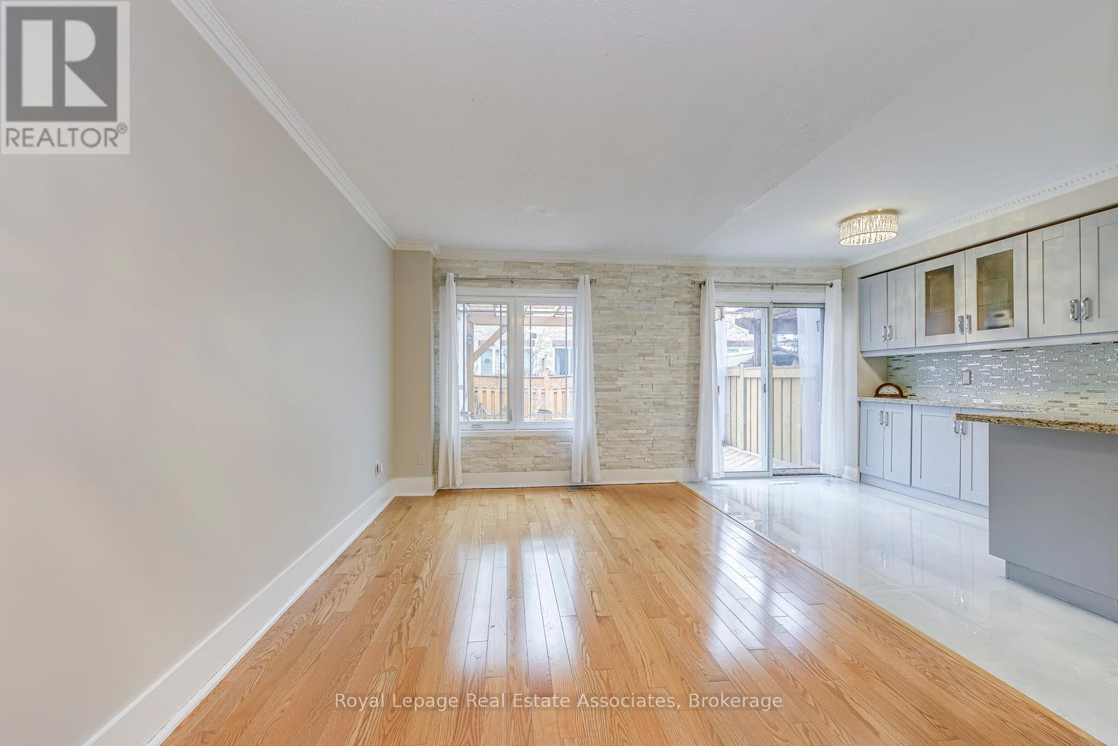 6978 Lisanne Court, Mississauga, Ontario  L5N 6Z7 - Photo 15 - W13185324