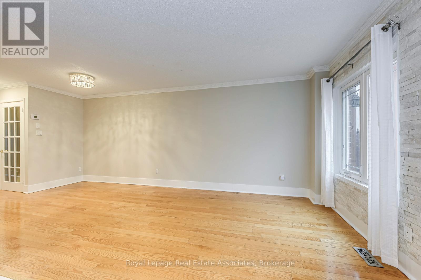 6978 Lisanne Court, Mississauga, Ontario  L5N 6Z7 - Photo 17 - W13185324