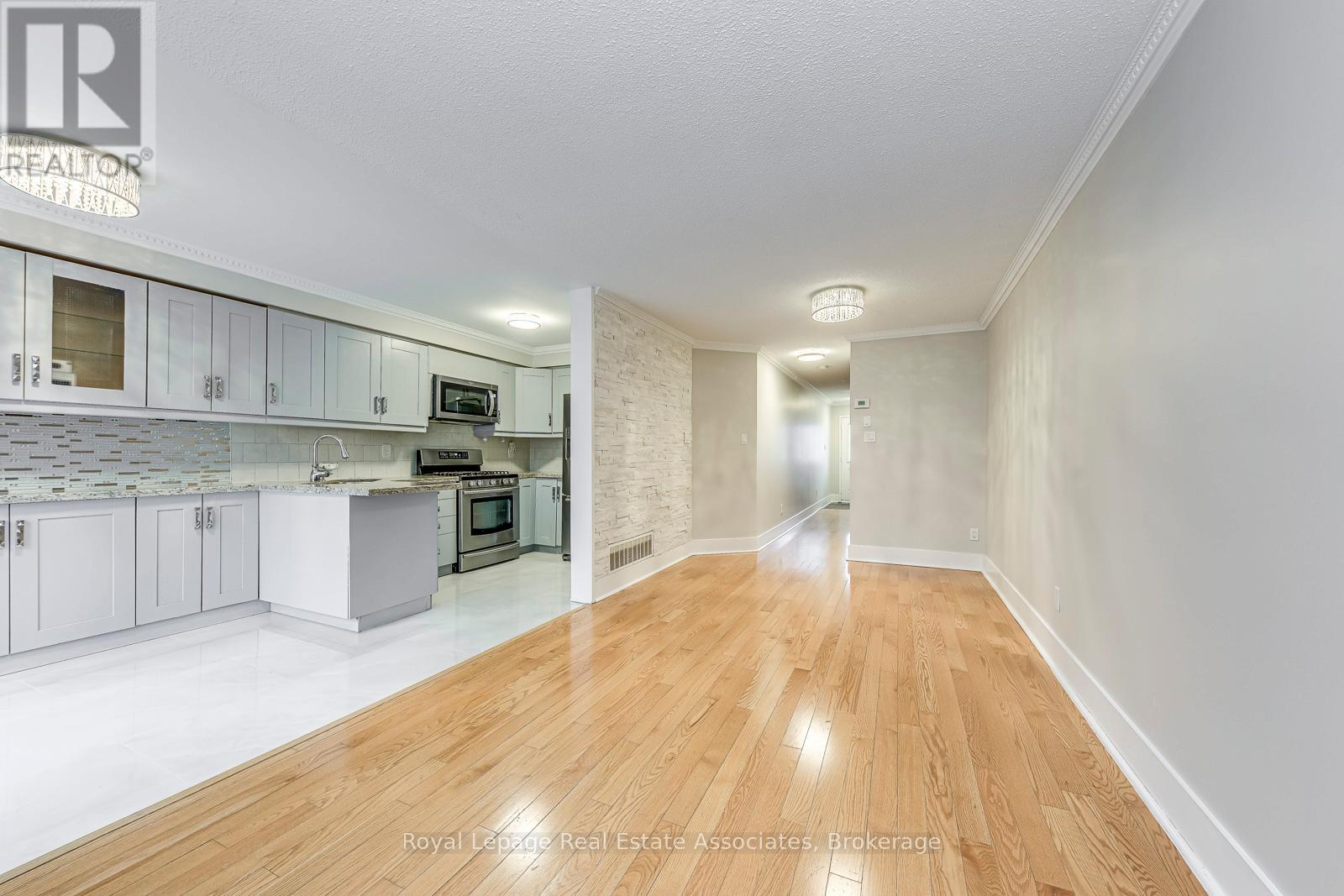 6978 Lisanne Court, Mississauga, Ontario  L5N 6Z7 - Photo 18 - W13185324