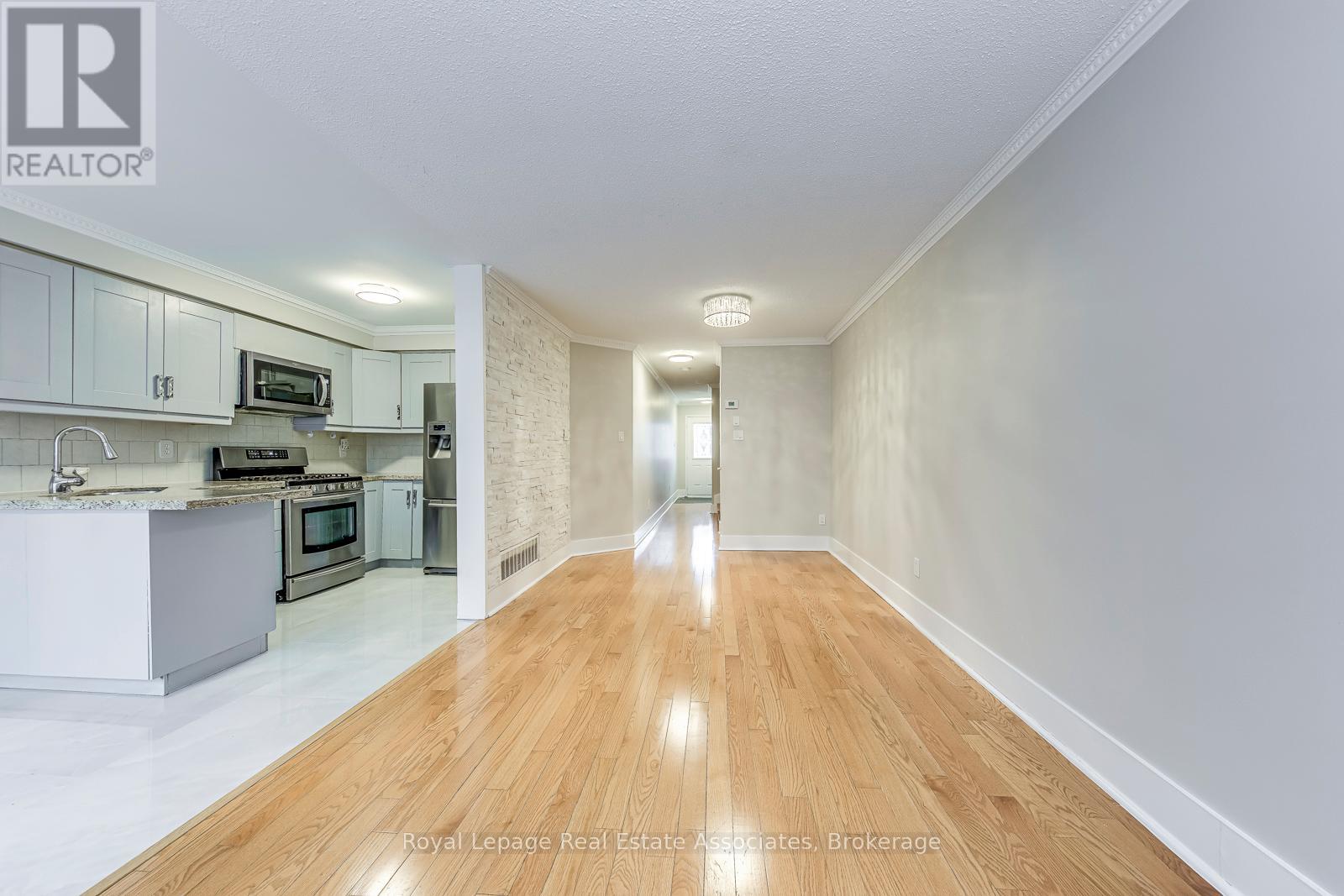 6978 Lisanne Court, Mississauga, Ontario  L5N 6Z7 - Photo 19 - W13185324