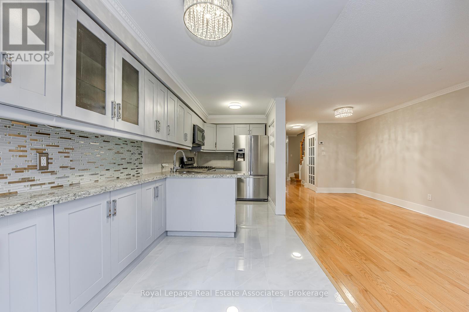 6978 Lisanne Court, Mississauga, Ontario  L5N 6Z7 - Photo 23 - W13185324