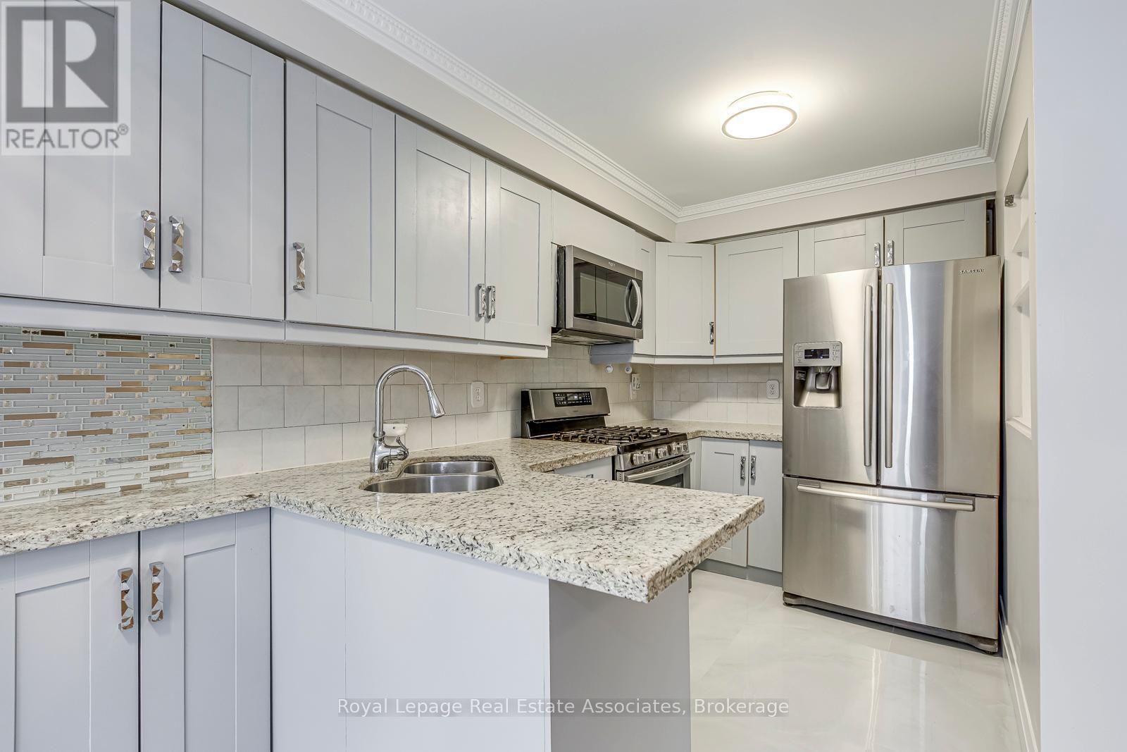 6978 Lisanne Court, Mississauga, Ontario  L5N 6Z7 - Photo 25 - W13185324