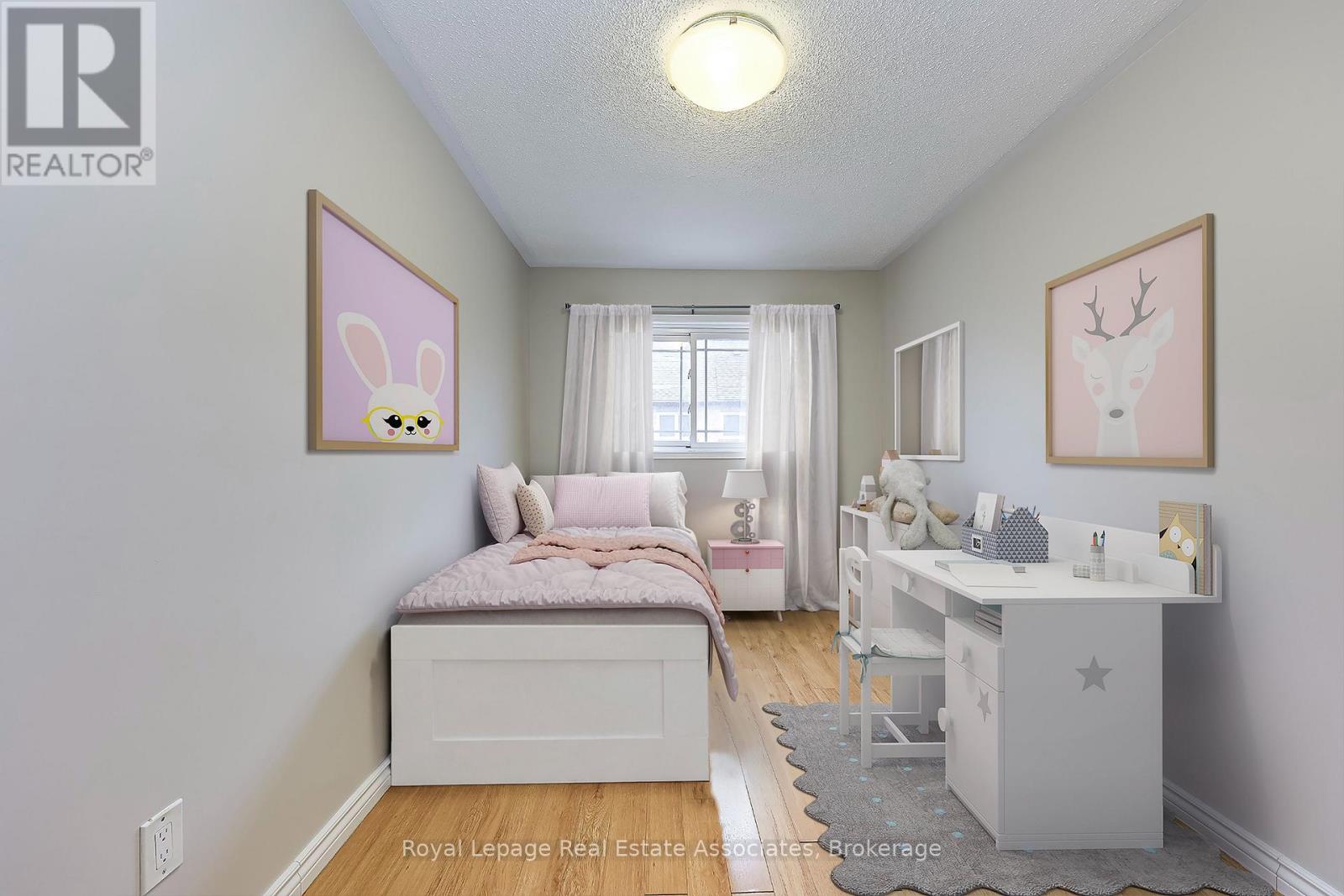6978 Lisanne Court, Mississauga, Ontario  L5N 6Z7 - Photo 4 - W13185324