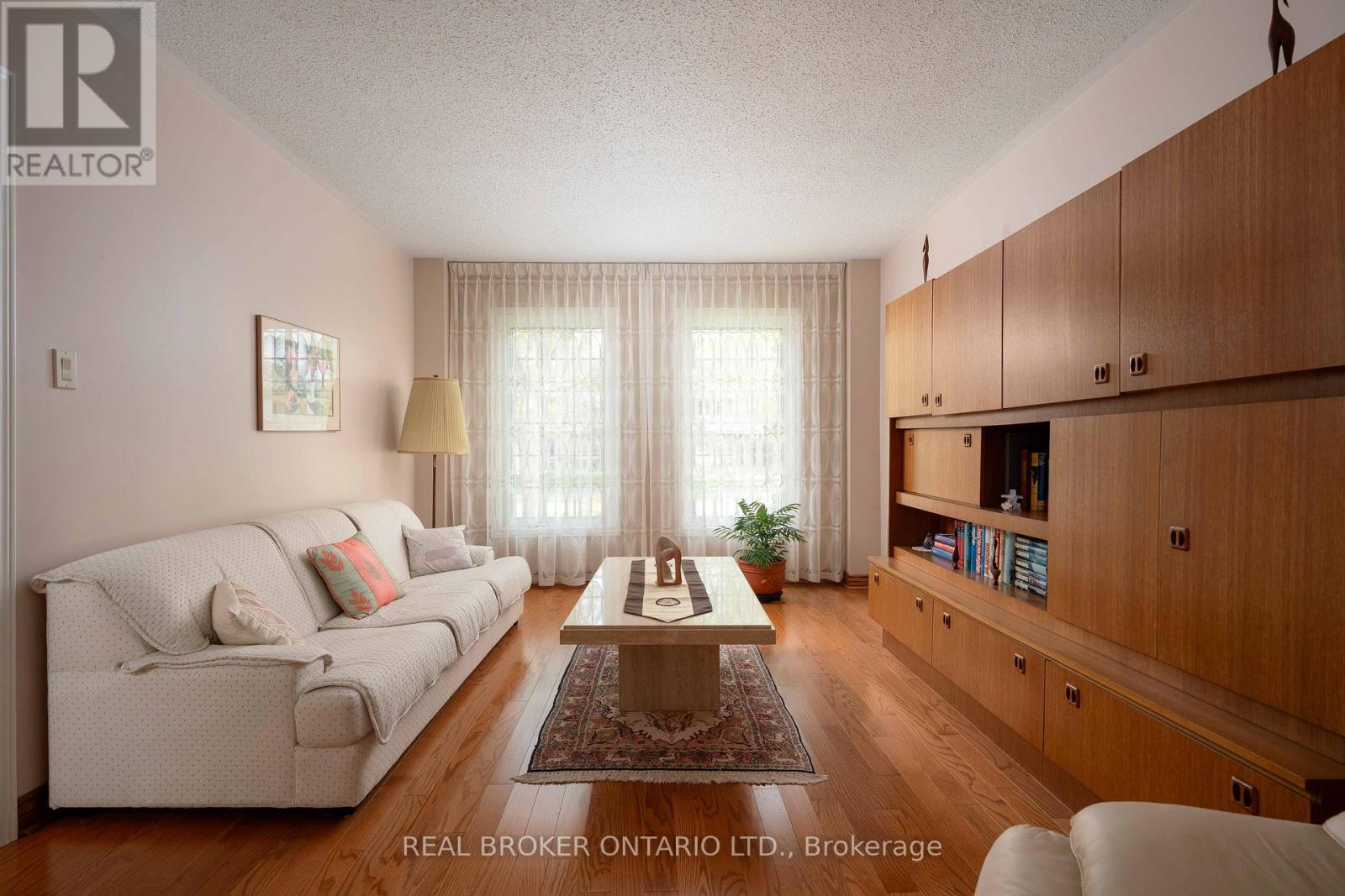 1128 Mayfair Road, Oakville, Ontario  L6M 1G8 - Photo 4 - W13185590