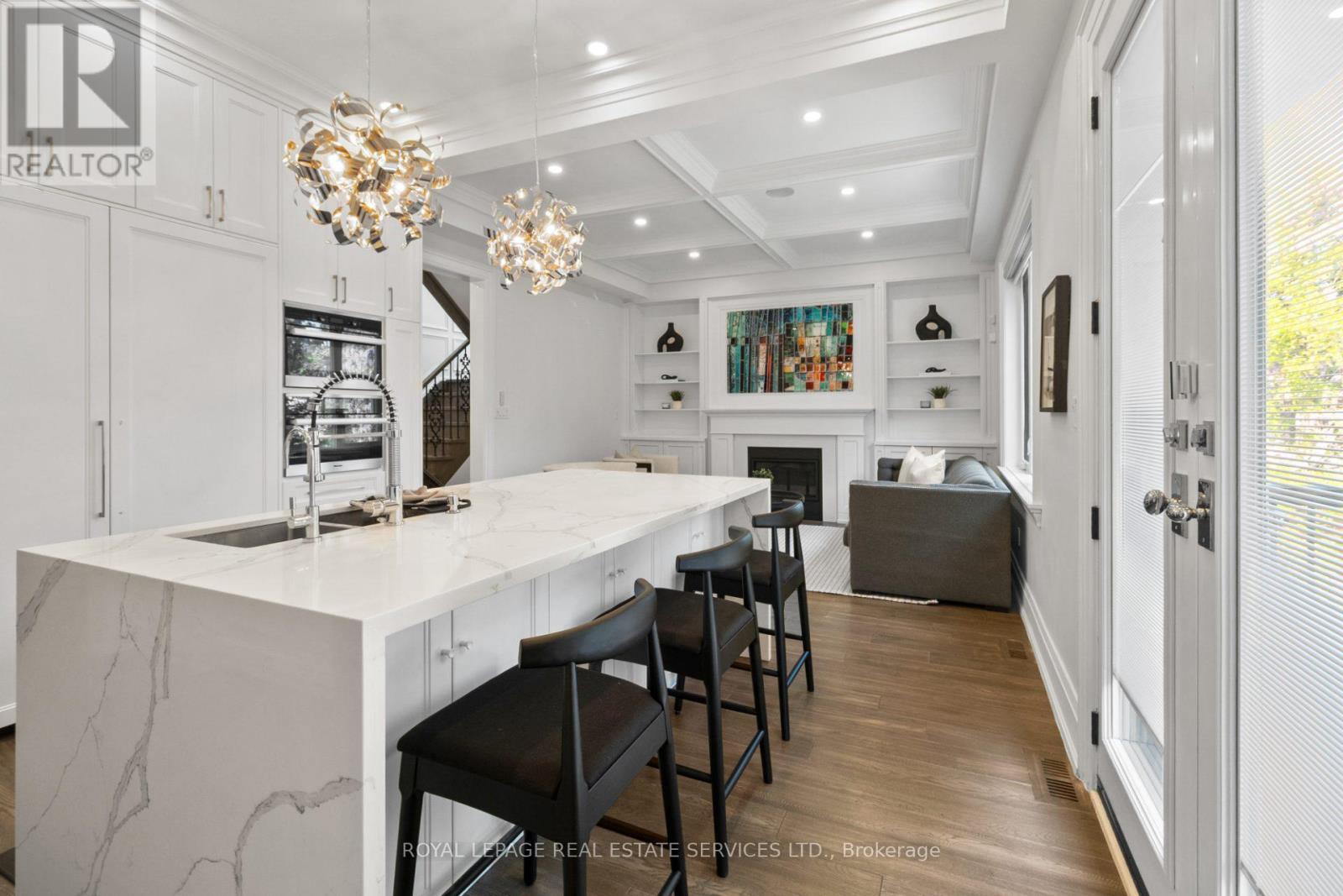 5 Kirk Bradden Avenue W, Toronto, Ontario  M8Y 2G1 - Photo 16 - W13185640