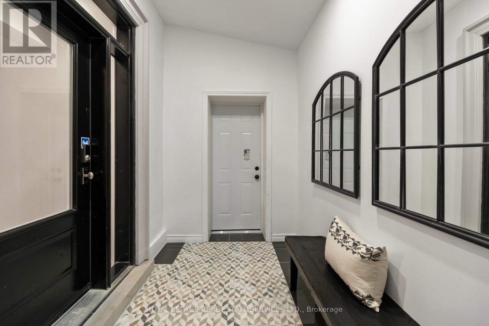 5 Kirk Bradden Avenue W, Toronto, Ontario  M8Y 2G1 - Photo 19 - W13185640