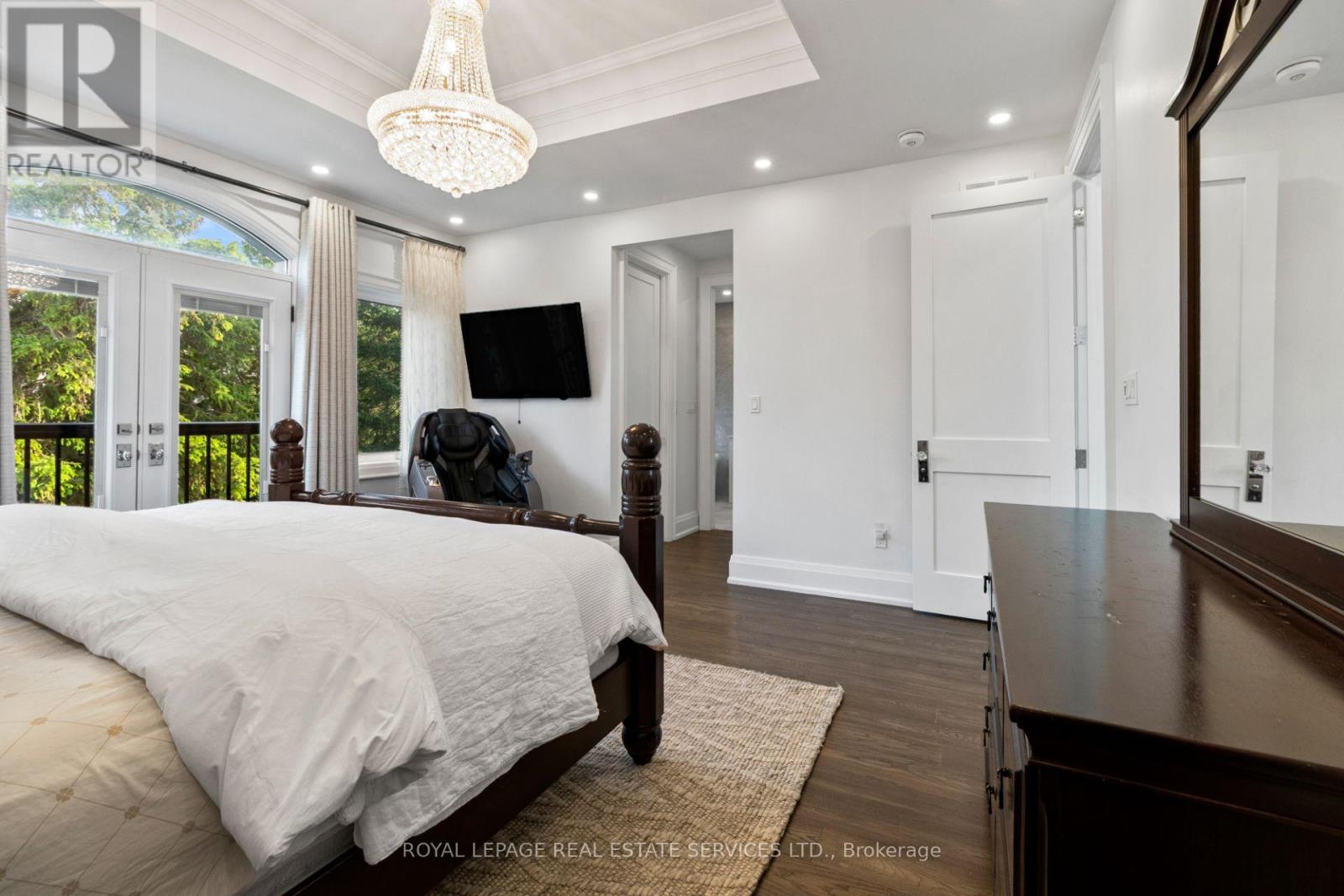 5 Kirk Bradden Avenue W, Toronto, Ontario  M8Y 2G1 - Photo 22 - W13185640
