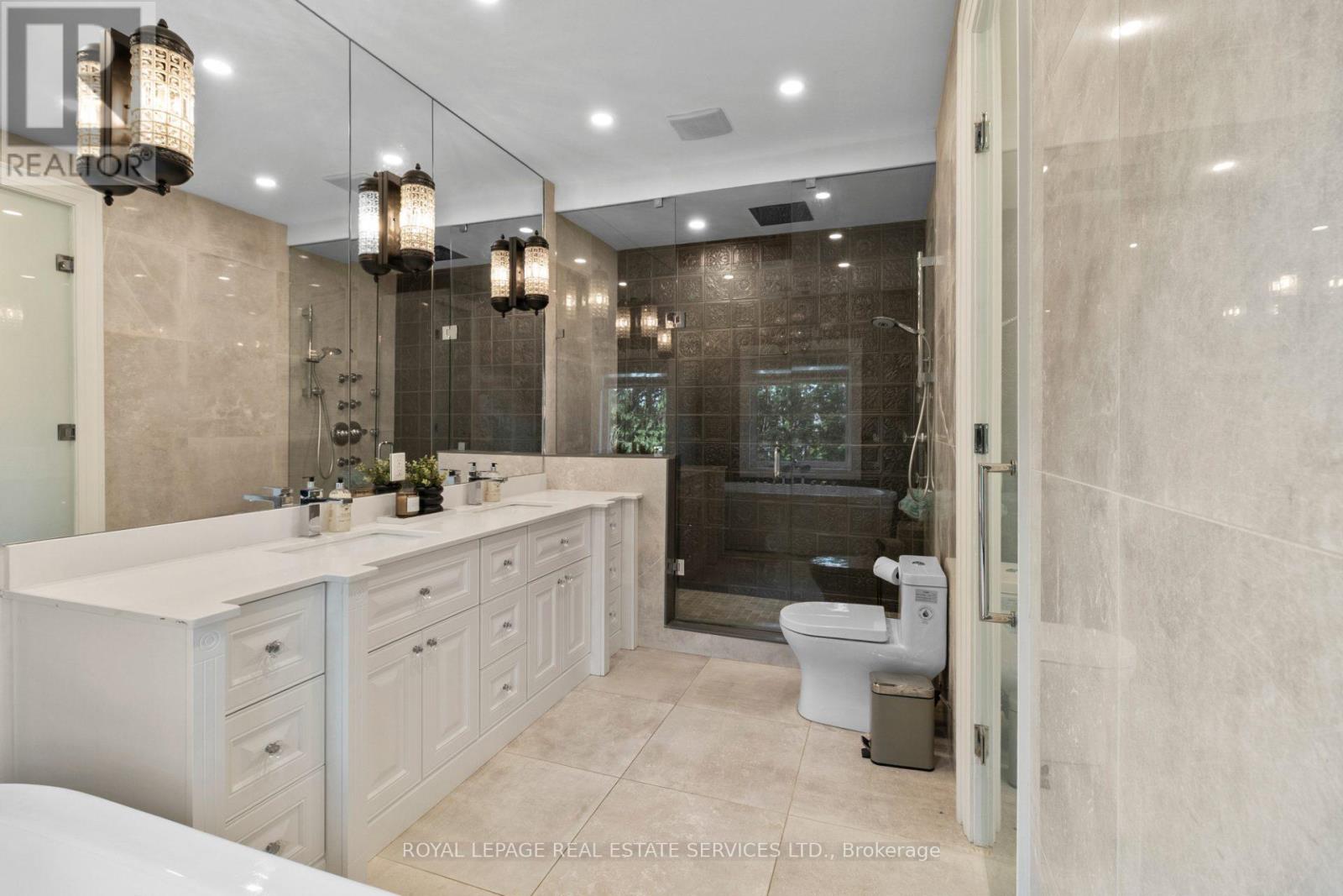 5 Kirk Bradden Avenue W, Toronto, Ontario  M8Y 2G1 - Photo 23 - W13185640